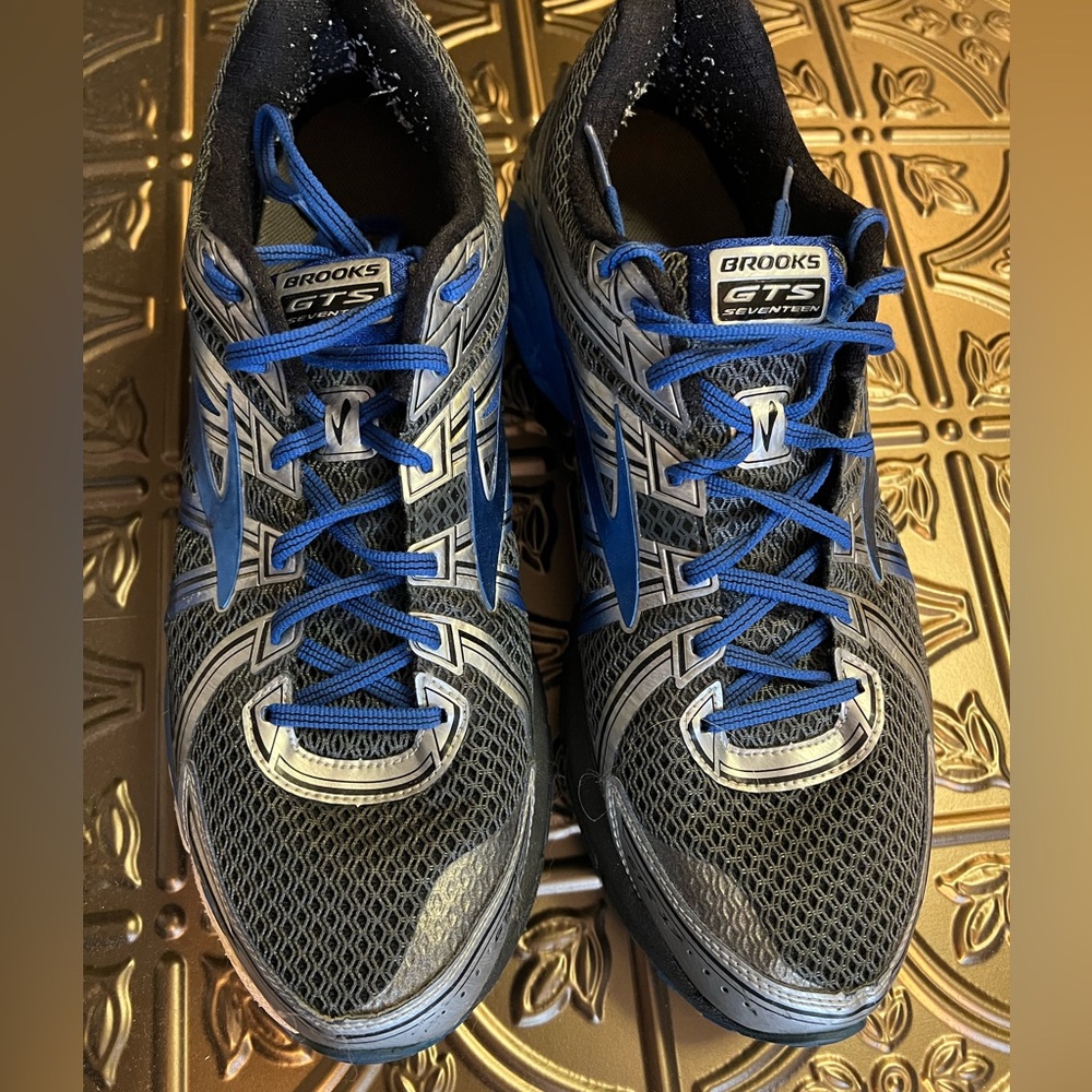 Brooks GTS Adrenaline 17. Running Shoes in Black and Blue size 14 wide. Men’s
